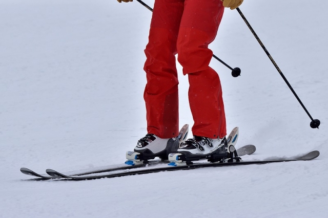 スキーの正しい装着方法｜スキーの基本