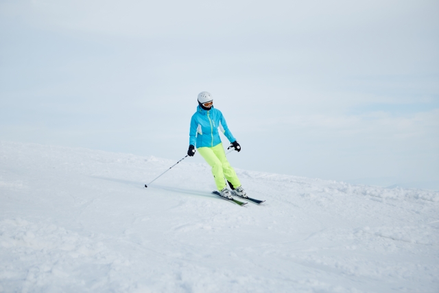 スキーのターンで上手に「ずらし」ができるようになる練習方法